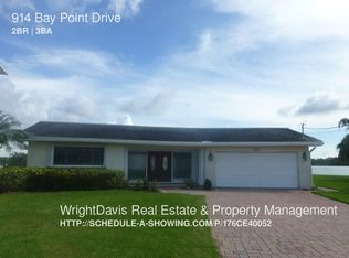 914 Bay Point Dr, Madeira Beach, FL 33708