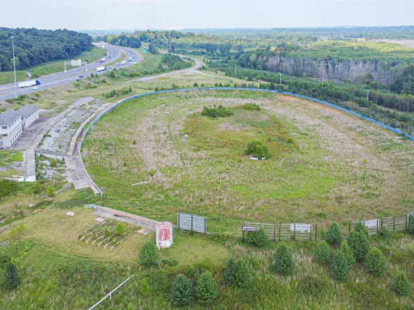 957 Truck Plaza Ln, Calvert City, KY 42029