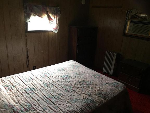 2nd image of 15965 NE Levy Pl