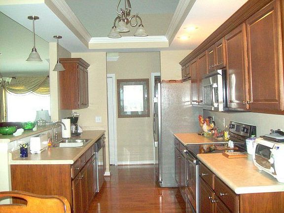 3rd image of 2840 Churchill Dr