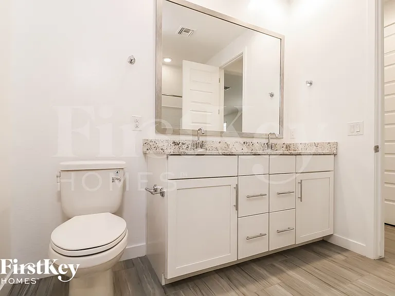 12516 W Kaler Dr — Photo 13