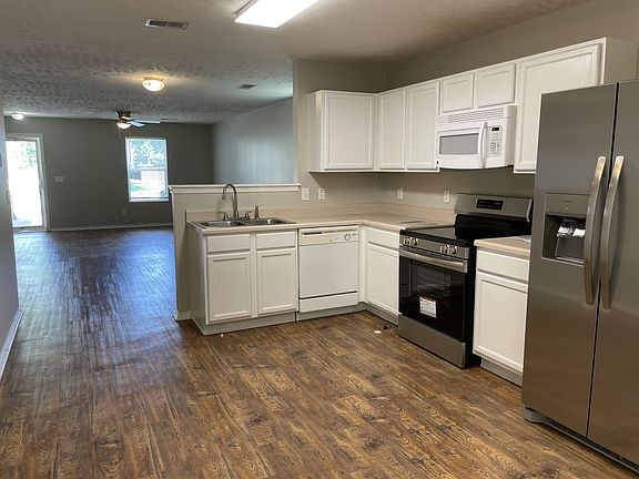 3rd image of 4006 Randall Ln