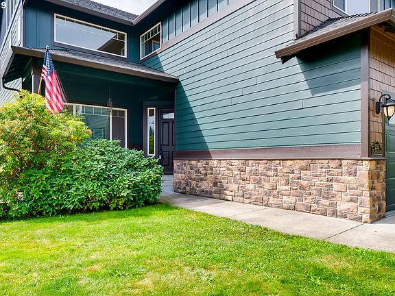 4th image of 2025 NE 107th St