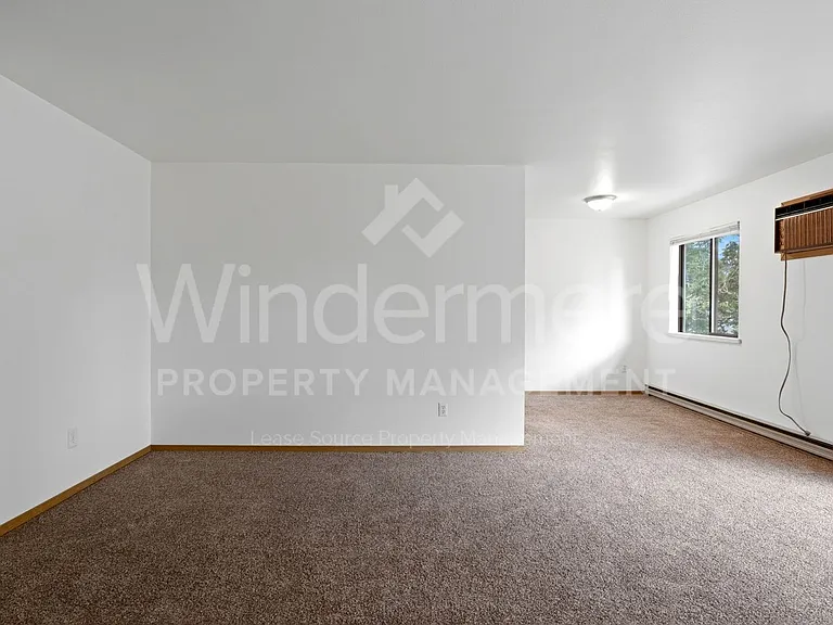 1111 E 8th Ave — Photo 6