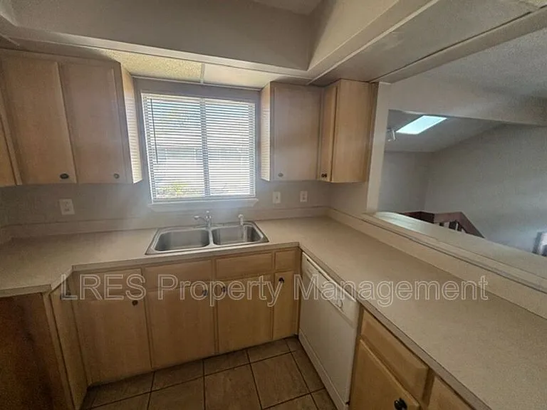 4564 Pheasant Run Dr — Photo 10