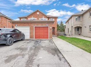 13 Mount Fuji Cres, Brampton, ON L6R 2L3