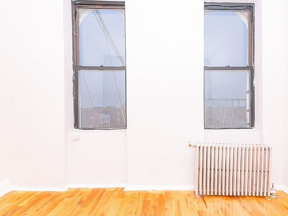 4th image of 1341 Putnam Ave #D1