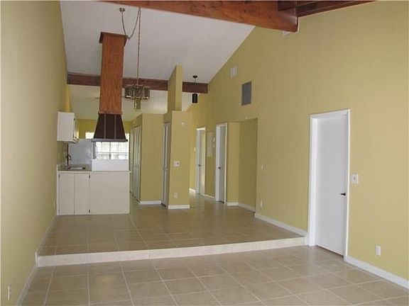 3rd image of 7461 NW 33rd St