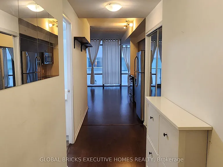 832 Bay St #501 — Photo 19