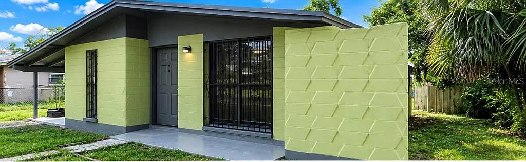 3 bed, 1.0 bath, 836 sqft, $1,750 — Photo 1