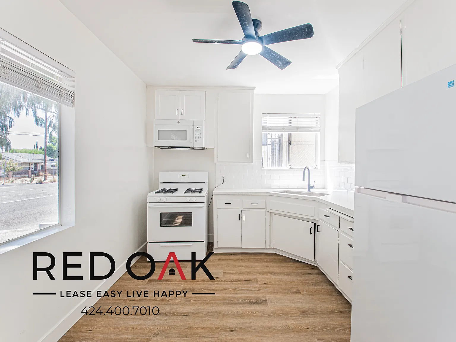 Airy One Bedroom with Eat-In Kitchen and Assigned Parking ~ In Beautiful Burbank! — Photo 2