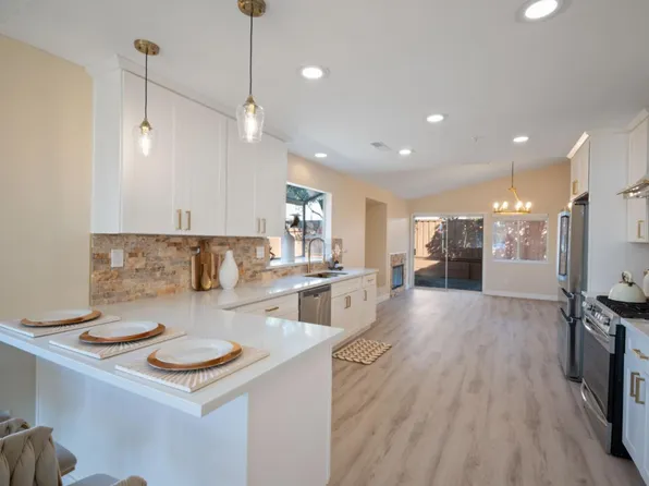 1439 Wolf Ct, Salinas, CA 93905