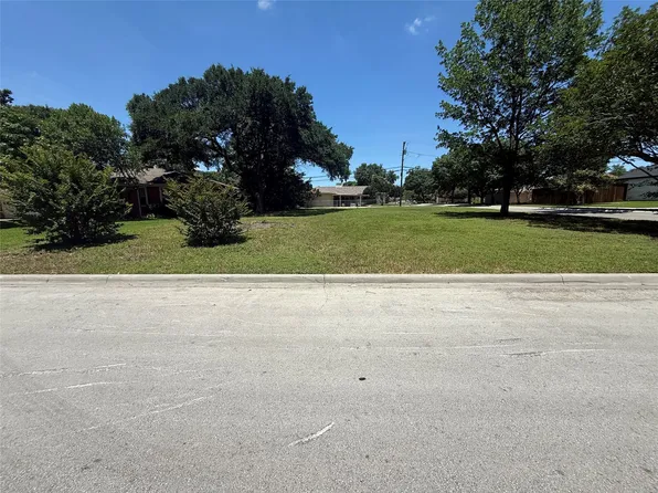 2981 Primrose Ln, Farmers Branch, TX 75234