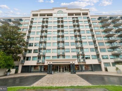 5450 Whitley Park Ter APT 604, Bethesda, MD, 20814