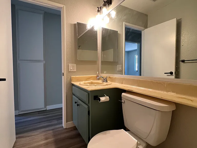 9208 Langdon Ave — Photo 21