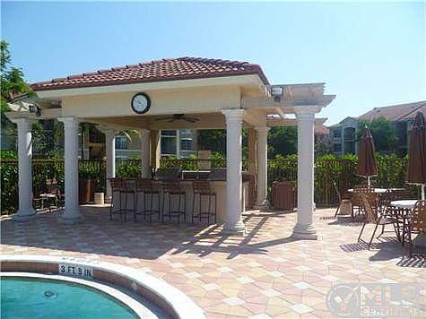 4th image of 1020 Villa Cir