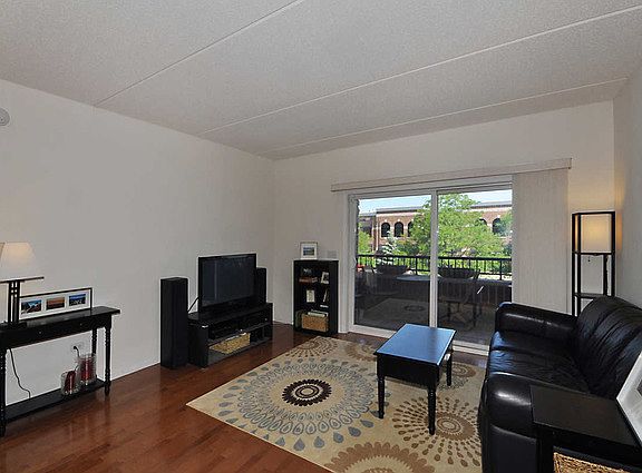 4th image of 3401 N Carriageway Dr Unit 206