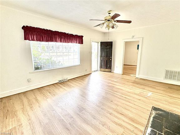 5th image of 215 Clifton St