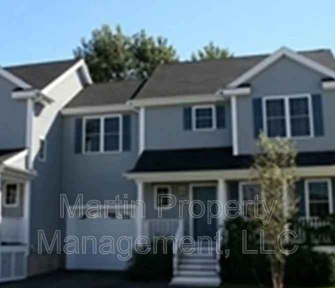 10 Blue Jay Cir #2 — Photo 1