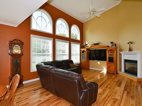 3rd image of 1150 E 25th St