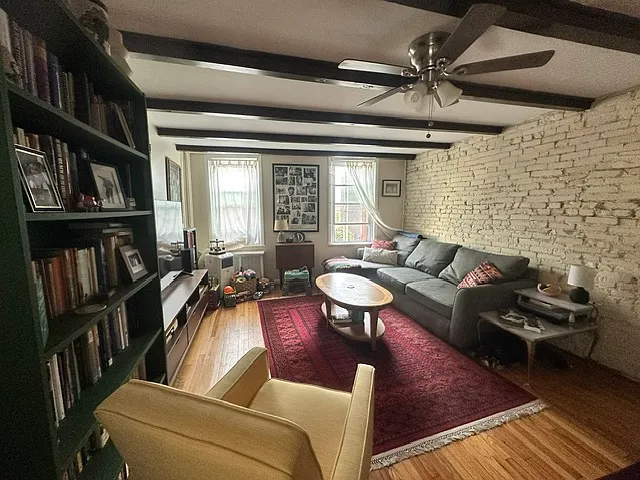 3 bed, 1.5 bath, 1500 sqft, $2,800 — Photo 3