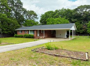 805 Myrtle Dr, Hope Mills, NC 28348