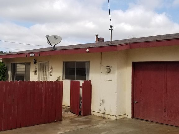1 car Garage and privet parking on driveway