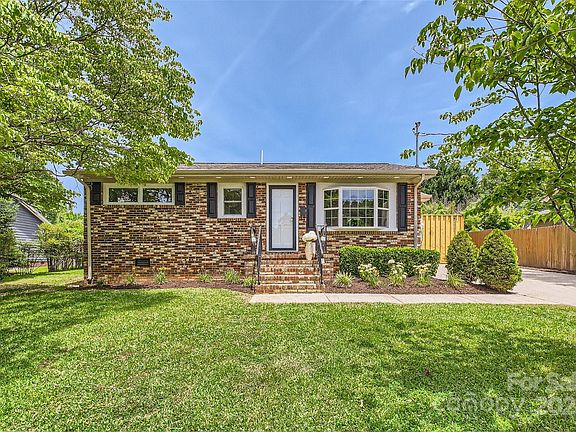 2nd image of 208 E Catawba Dr