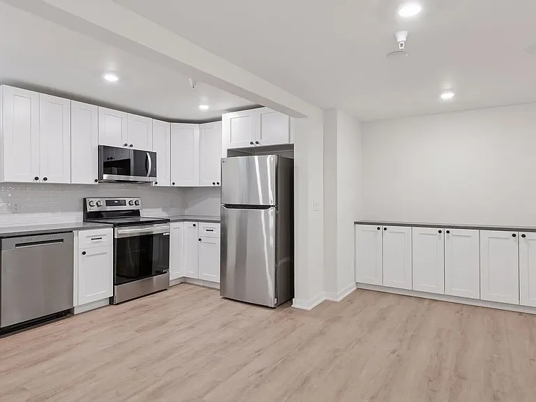 601 Main St NE #3 — Photo 3