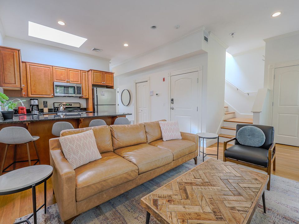 2nd image of 12 Arundel St #3-ID1076683P
