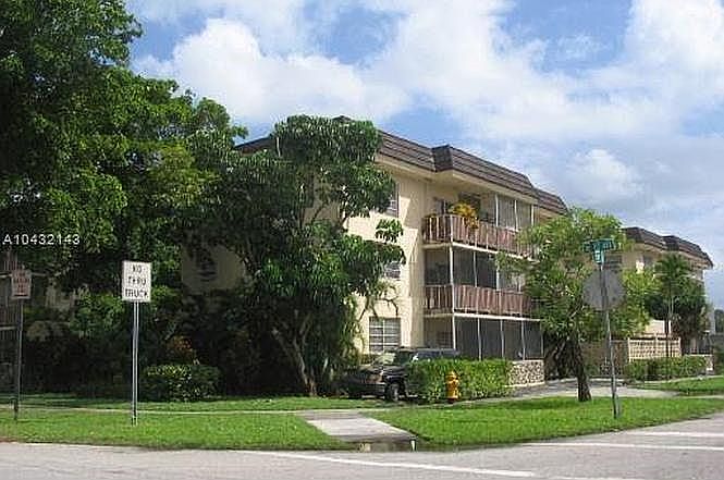 1st image of 13655 NE 10th Ave APT 101