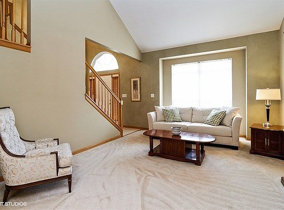2nd image of 490 Cherry Hill Ct