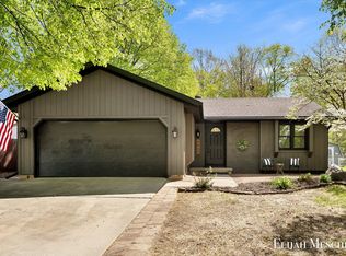 4648 Flying Eagle Dr SE, Kentwood, MI 49548