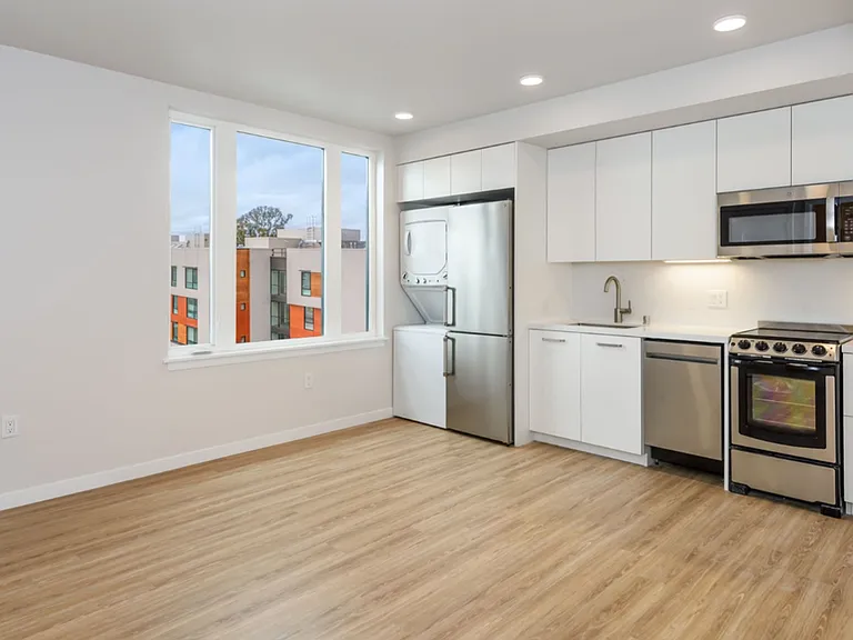 The Berkeley Place — Photo 19