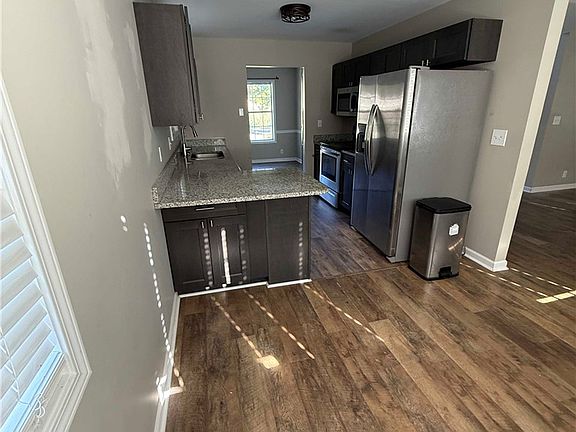 2nd image of 116 Kelly Ln