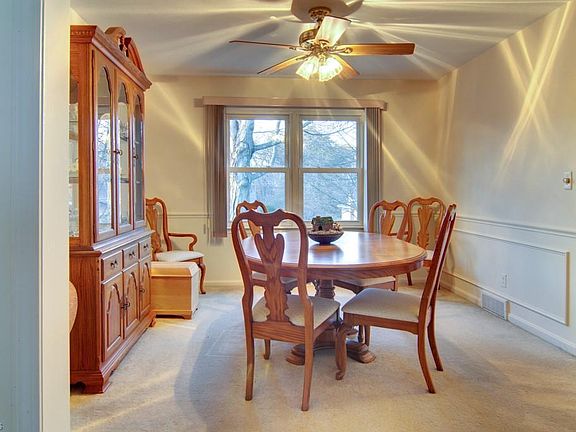 3rd image of 1059 Winhurst Dr