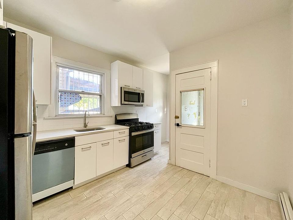 1st image of 111 Clendenny Ave #1A