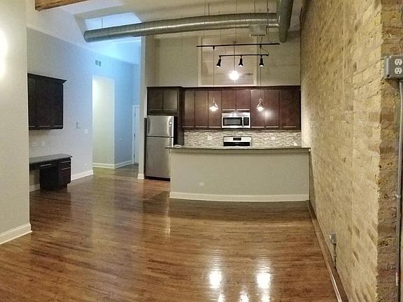 3rd image of 529 N Milwaukee Ave #3S