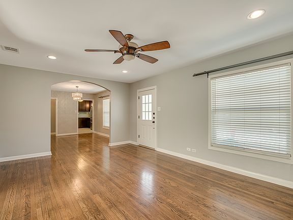 4th image of 332 Harmon Dr
