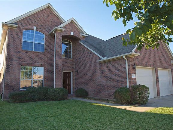 2nd image of 923 La Hacienda Dr