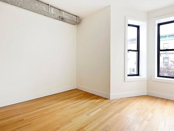 3rd image of 375 Chauncey St APT 3R
