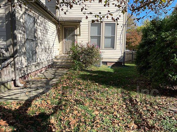 5th image of 3215 Omohundro Ave
