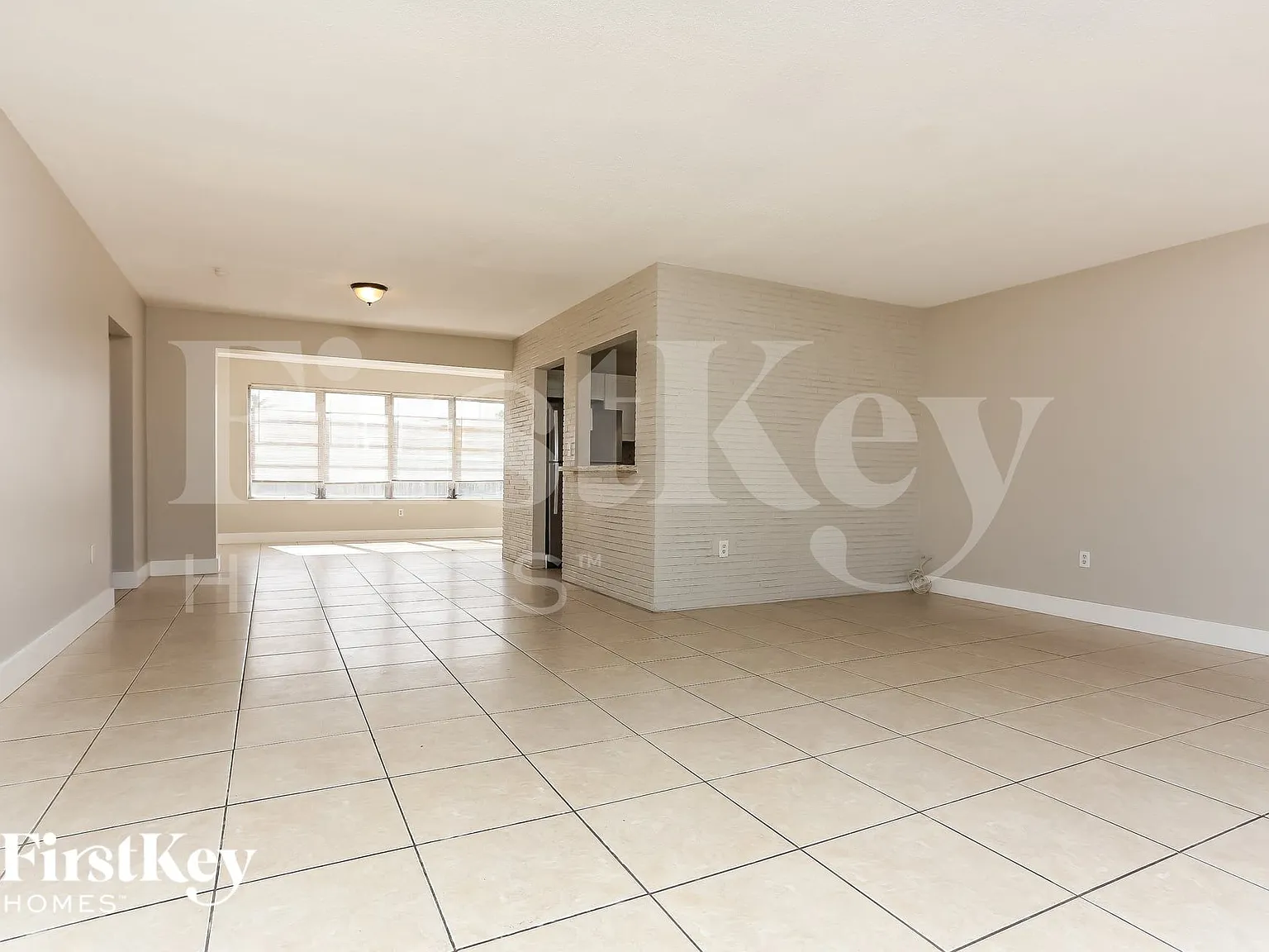 3 bed, 2.0 bath, 1760 sqft, $3,080 — Photo 4