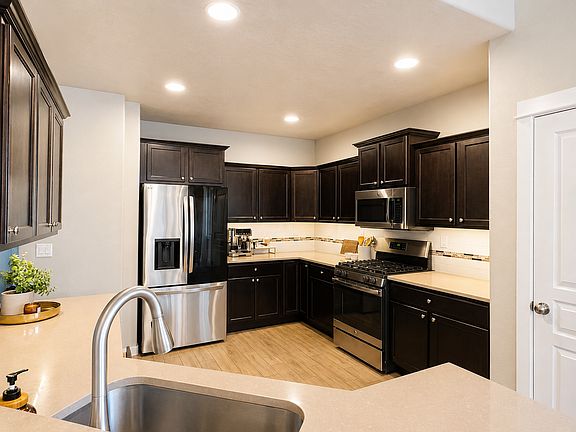 3rd image of 2814 SW 47th St