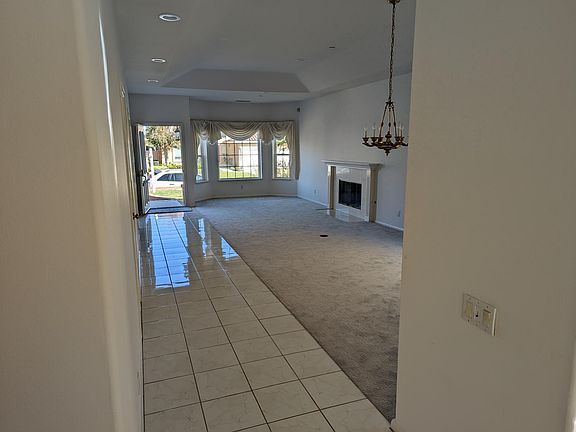 2nd image of 301 Roosevelt Ave