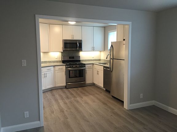3rd image of 499 Evergreen Ave #A
