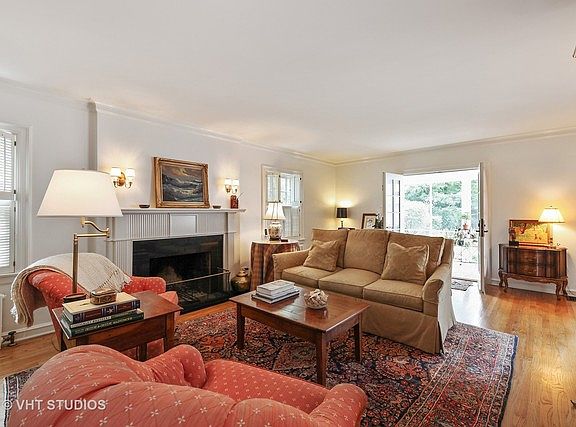 3rd image of 354 Dell Ln