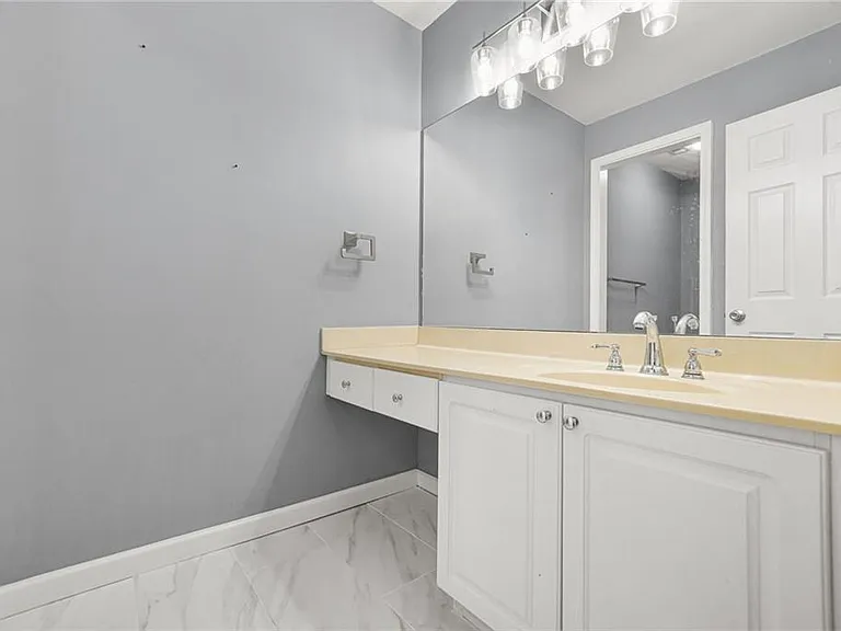 9800 Foxworth Dr — Photo 46