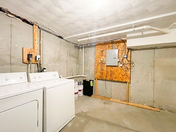 3rd image of 798 Branch Ave #1