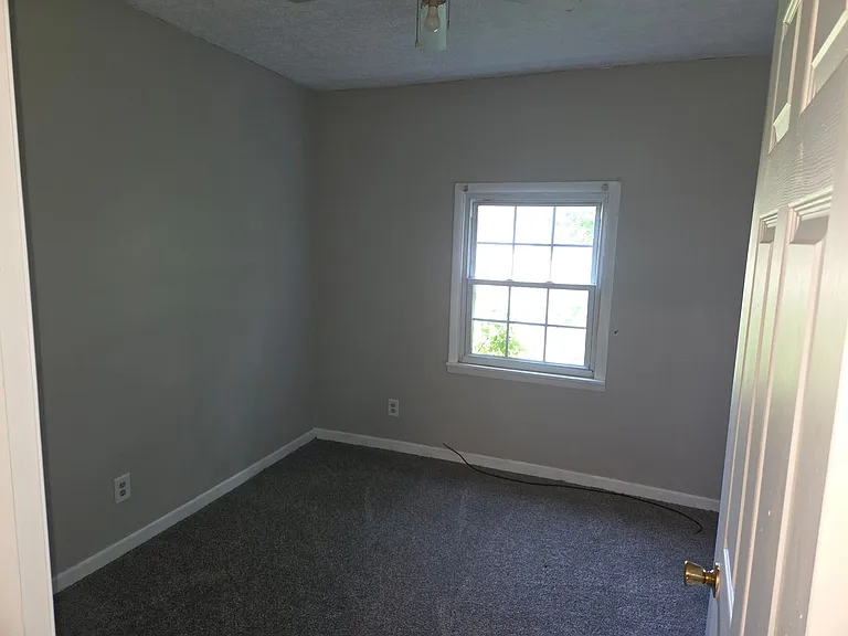 1008 E Kirby Ave — Photo 1